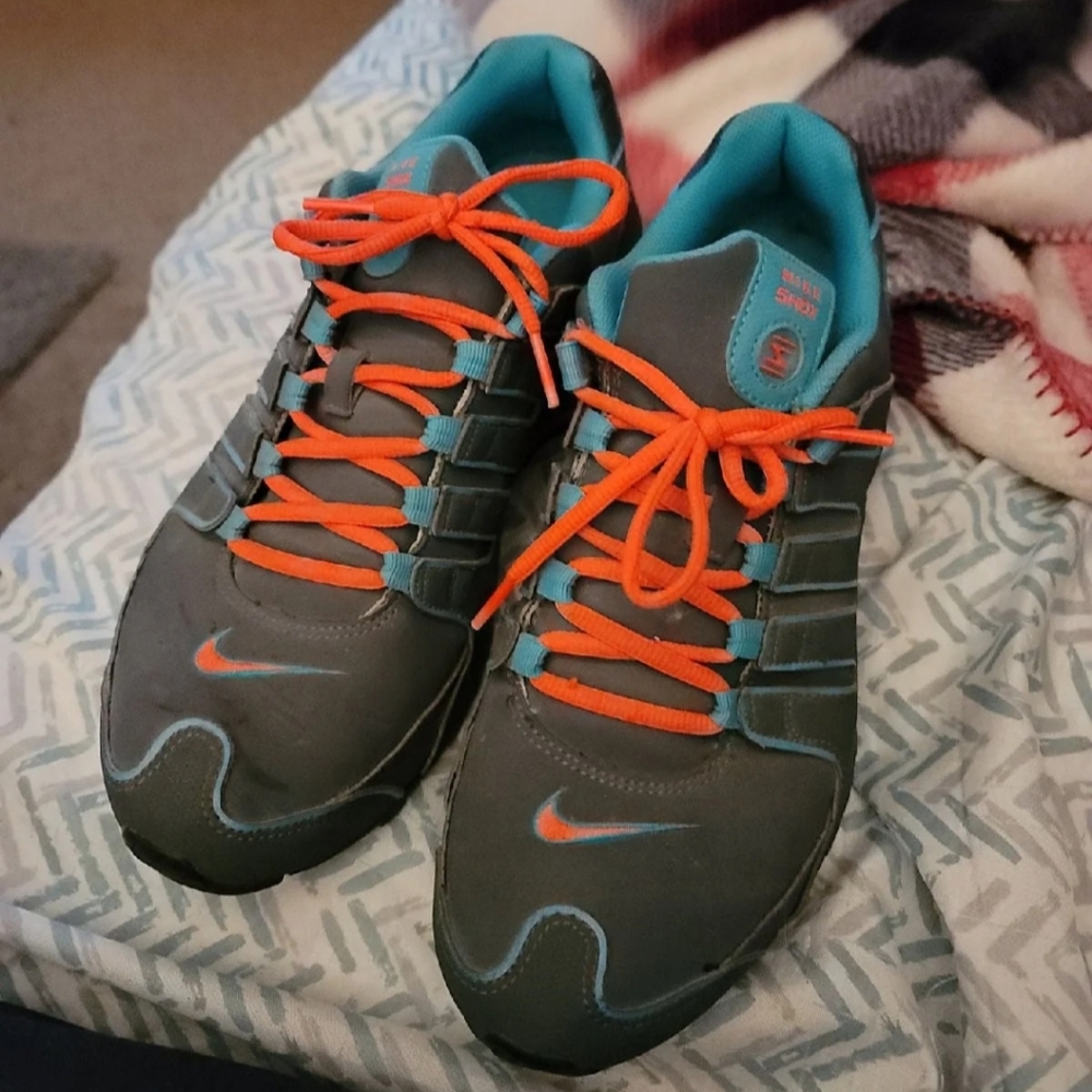 Womens nike shox sz 11